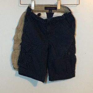 Two boys Tommy Hilfiger cargo shorts sz 5 nvy bge